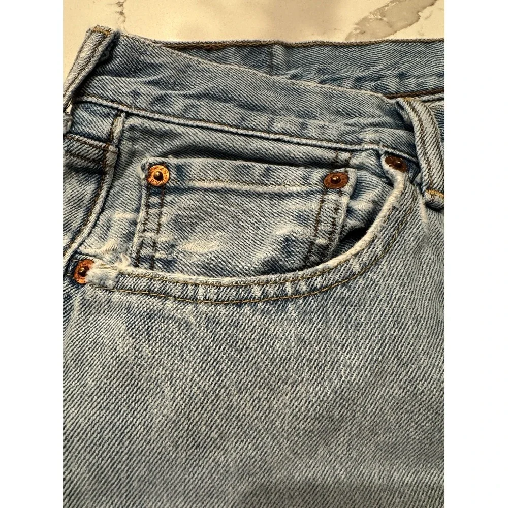 Vintage Levis 501 Jeans Straight Mens Size 36x35 Light Wash Denim Y2K Pants